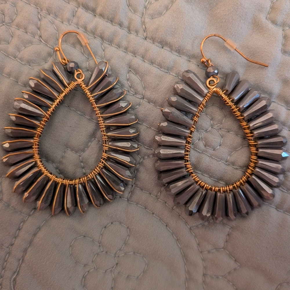Elegant Gold and Gray Teardrop Earrings